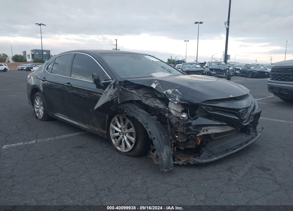 2018 TOYOTA CAMRY LE VIN: JTNB11HK4J3017655