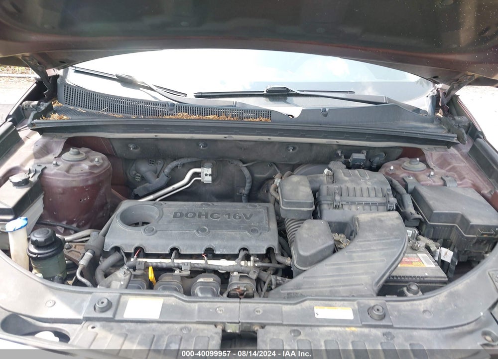 2011 KIA SORENTO LX VIN: 5XYKT3A1XBG099416