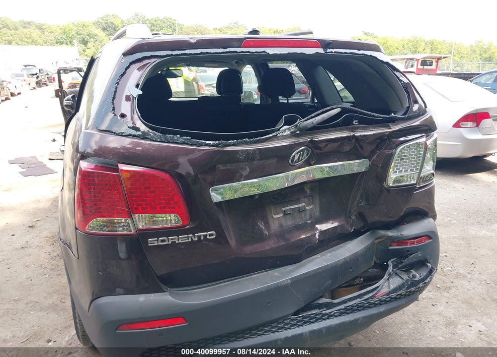 2011 KIA SORENTO LX VIN: 5XYKT3A1XBG099416