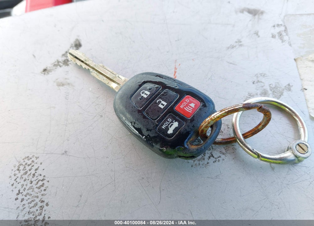 2017 TOYOTA COROLLA LE VIN: 2T1BURHE2HC836198