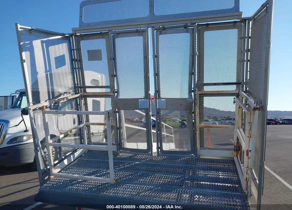2008 EQUIPMENT WIDE BODY CREW STAIR VIN: X0000000000001013