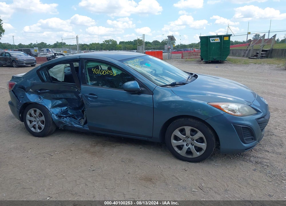 2011 MAZDA 3 I SPORT VIN: JM1BL1UF7B1415902