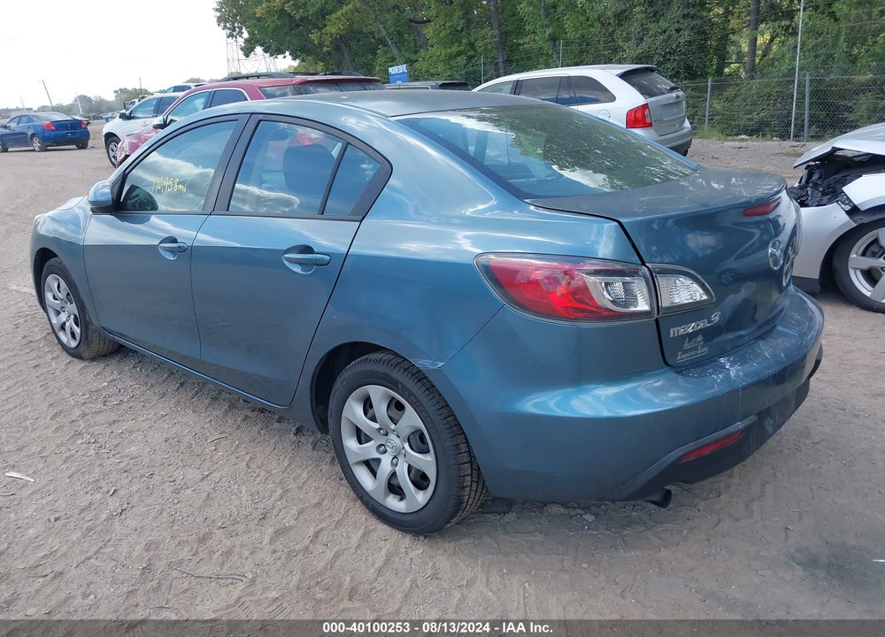 2011 MAZDA 3 I SPORT VIN: JM1BL1UF7B1415902