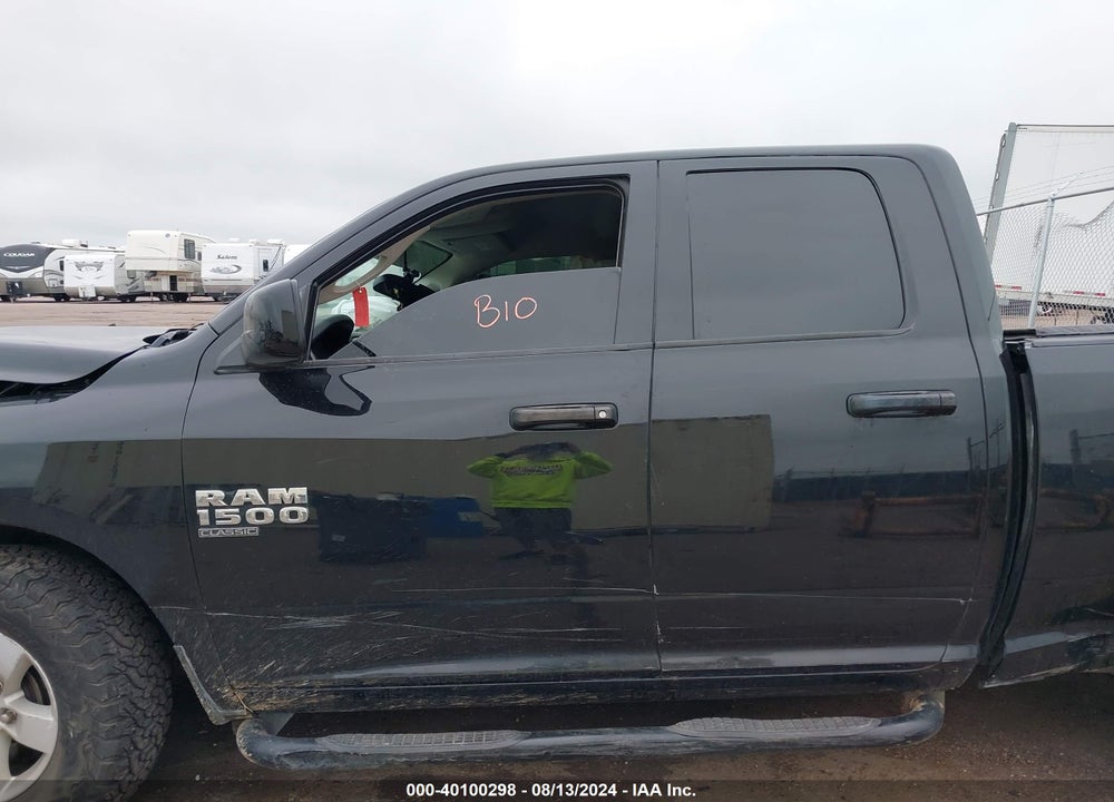 2019 RAM 1500 CLASSIC EXPRESS QUAD CAB 4X4 6'4 BOX VIN: 1C6RR7FG0KS638693