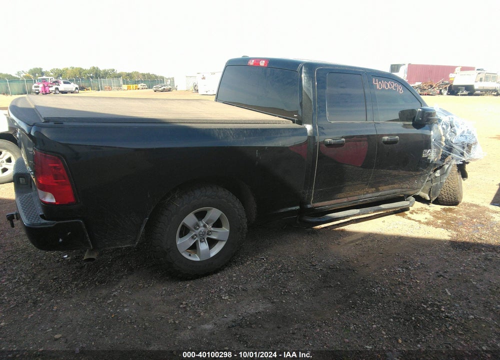 2019 RAM 1500 CLASSIC EXPRESS QUAD CAB 4X4 6'4 BOX VIN: 1C6RR7FG0KS638693