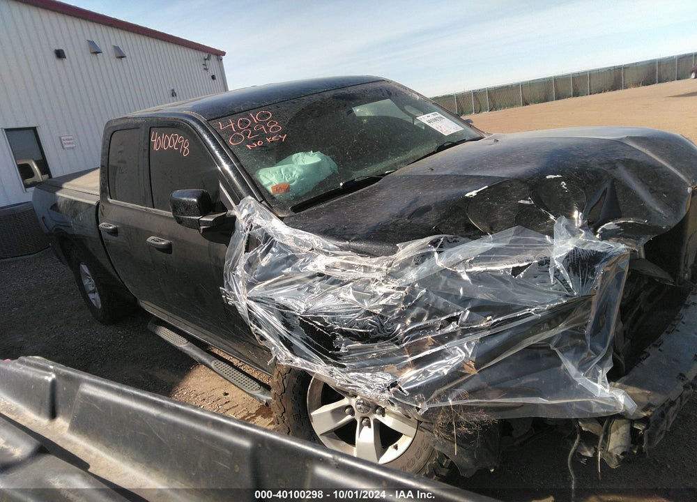 2019 RAM 1500 CLASSIC EXPRESS QUAD CAB 4X4 6'4 BOX VIN: 1C6RR7FG0KS638693