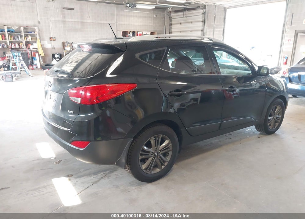 2014 HYUNDAI TUCSON SE VIN: KM8JUCAG4EU897860