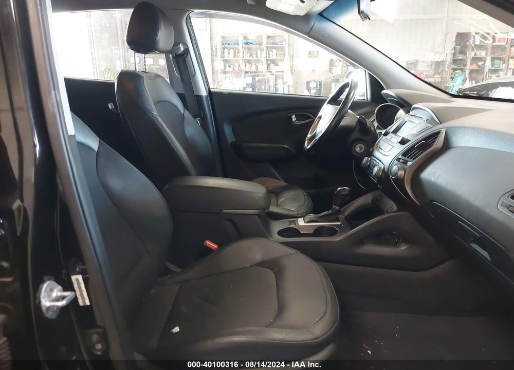 2014 HYUNDAI TUCSON SE VIN: KM8JUCAG4EU897860