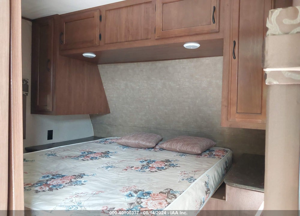2016 JAYCO JAY FLIGHT M-28 BHBE VIN: 1UJBJ0BR1G1TC0901