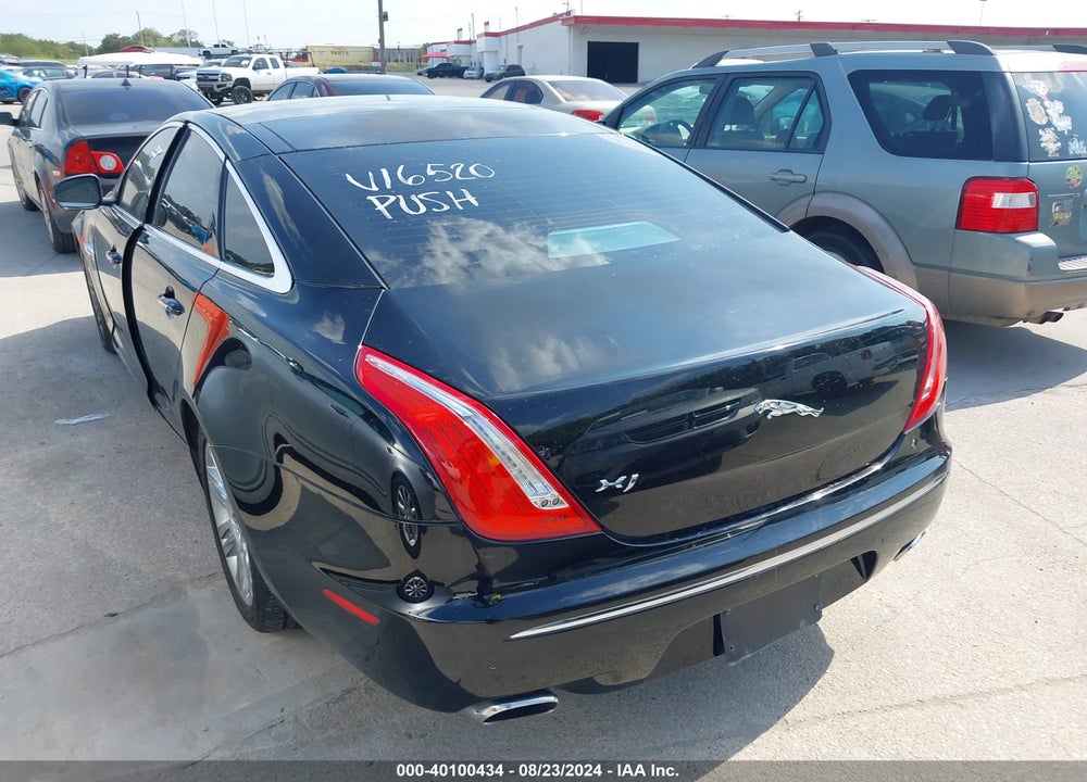 2011 JAGUAR XJ VIN: SAJWA1CB0BLV16520