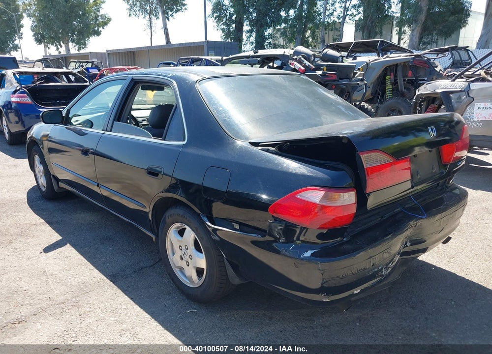 1998 HONDA ACCORD EX V6 VIN: 1HGCG1657WA074697