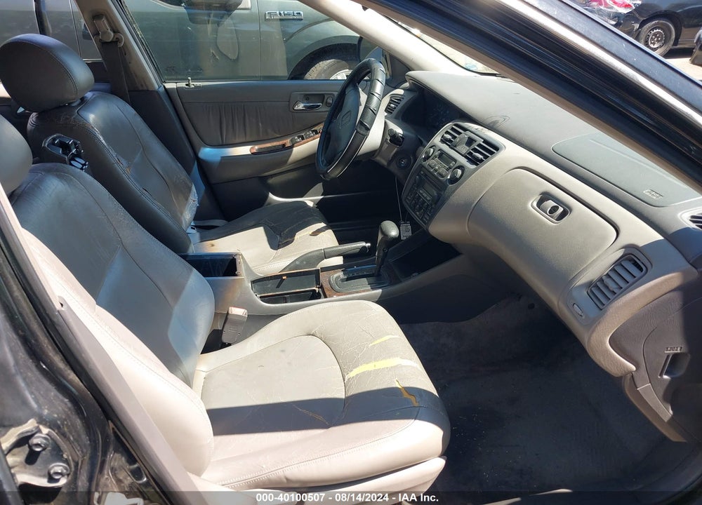 1998 HONDA ACCORD EX V6 VIN: 1HGCG1657WA074697