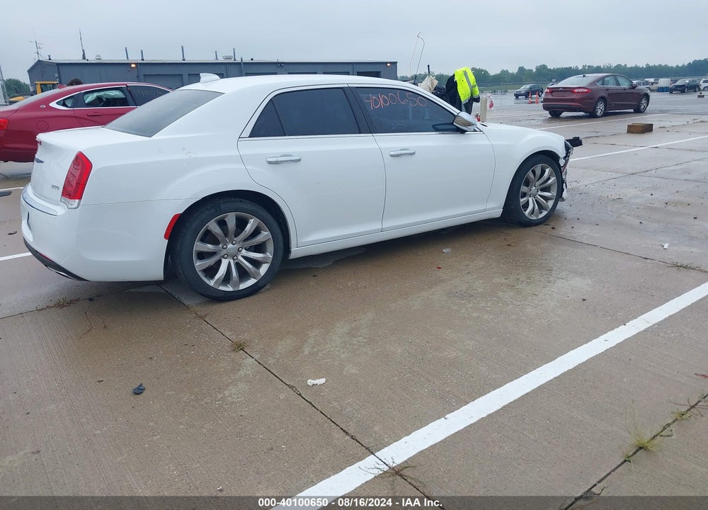 2019 CHRYSLER 300 VIN: 2C3CCAEG4KH528126