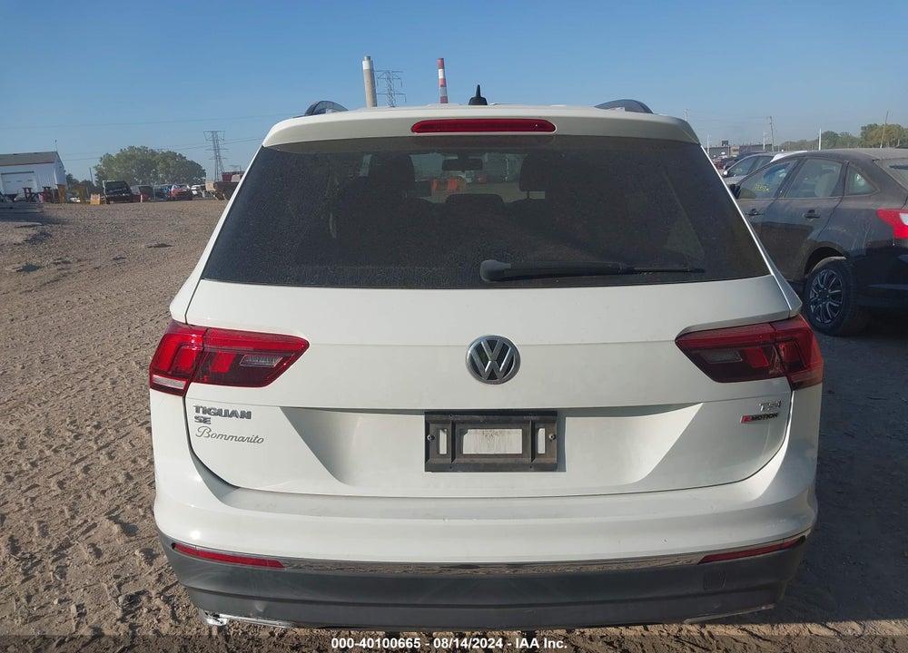 2018 VOLKSWAGEN TIGUAN VIN: 3VV2B7AX5JM001149