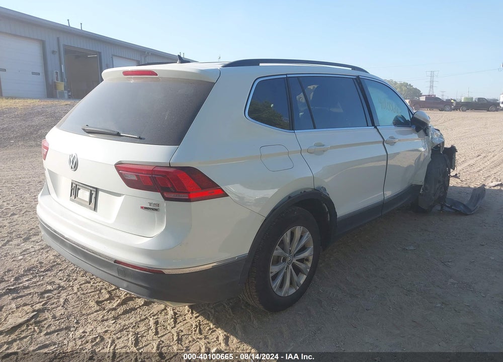 2018 VOLKSWAGEN TIGUAN VIN: 3VV2B7AX5JM001149