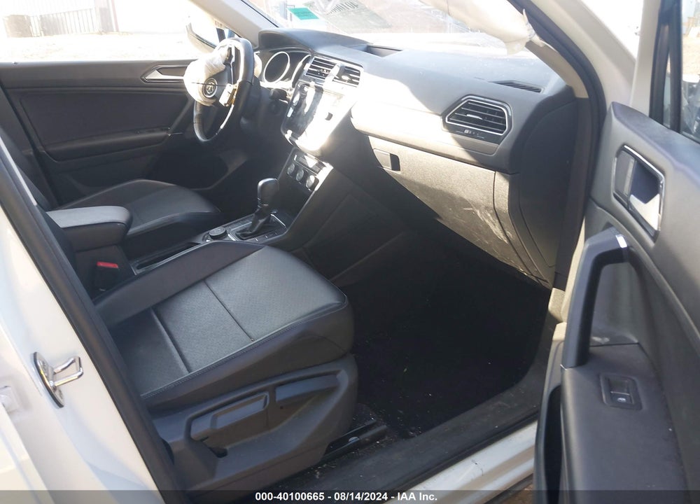 2018 VOLKSWAGEN TIGUAN VIN: 3VV2B7AX5JM001149