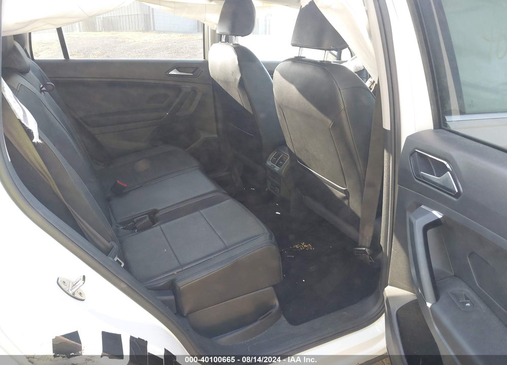 2018 VOLKSWAGEN TIGUAN VIN: 3VV2B7AX5JM001149