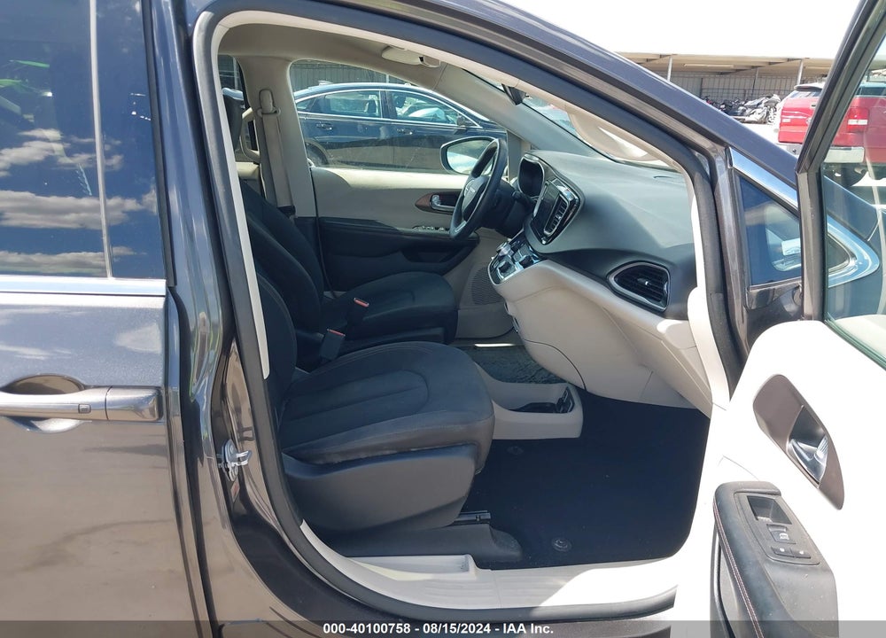 2017 CHRYSLER PACIFICA TOURING VIN: 2C4RC1DG4HR723010
