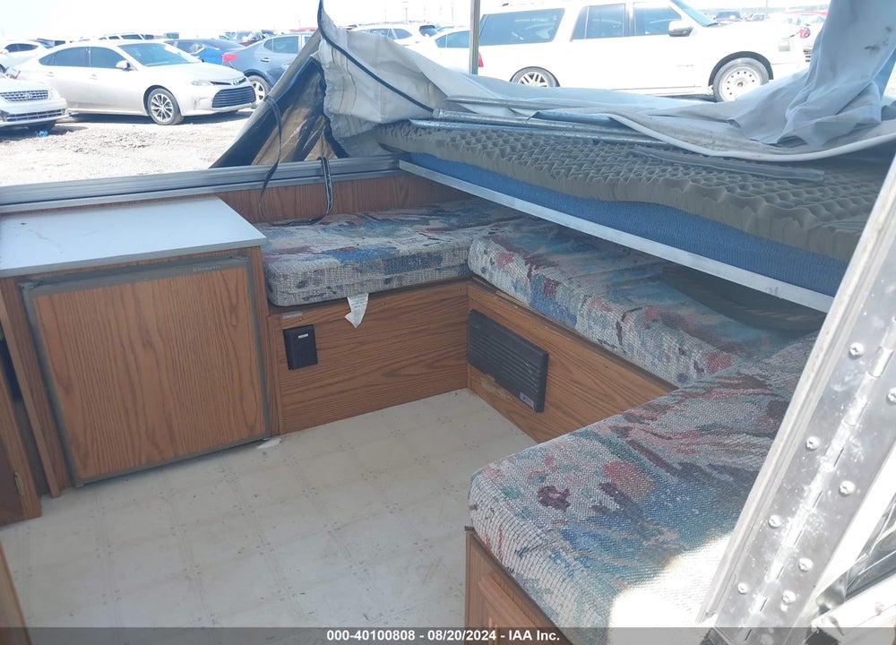 1996 STARCRAFT VENTURE 2106 VIN: 1SAAS01F3T1GW5178