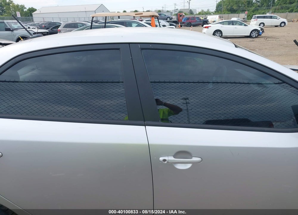 2011 KIA FORTE LX VIN: KNAFT4A26B5891083