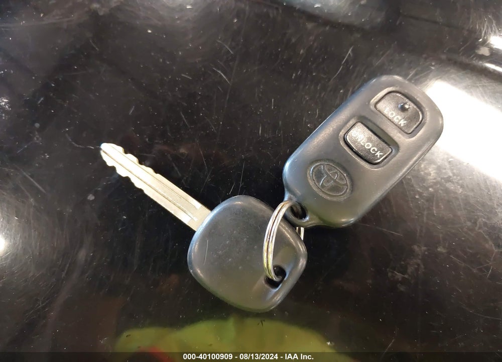 2001 TOYOTA CAMRY LE VIN: 4T1BG22K61U096883