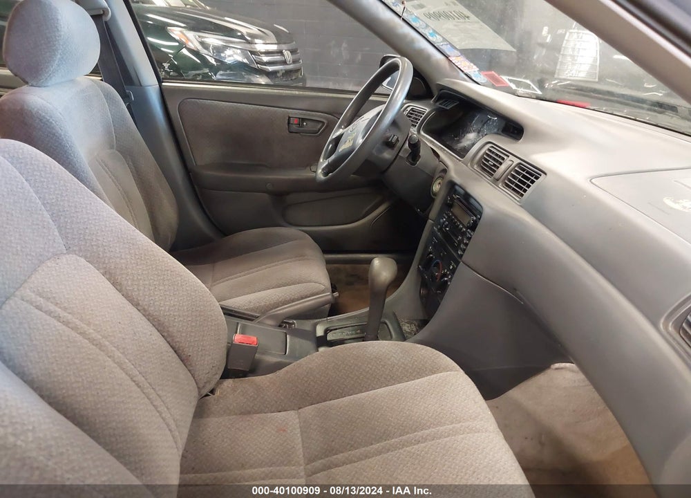 2001 TOYOTA CAMRY LE VIN: 4T1BG22K61U096883