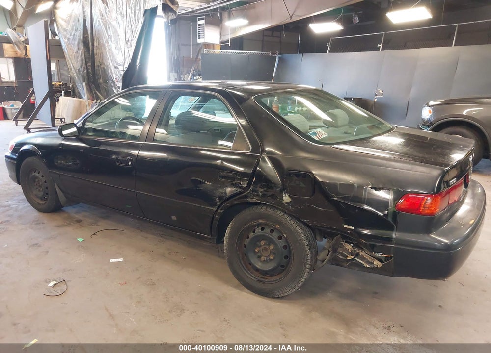2001 TOYOTA CAMRY LE VIN: 4T1BG22K61U096883