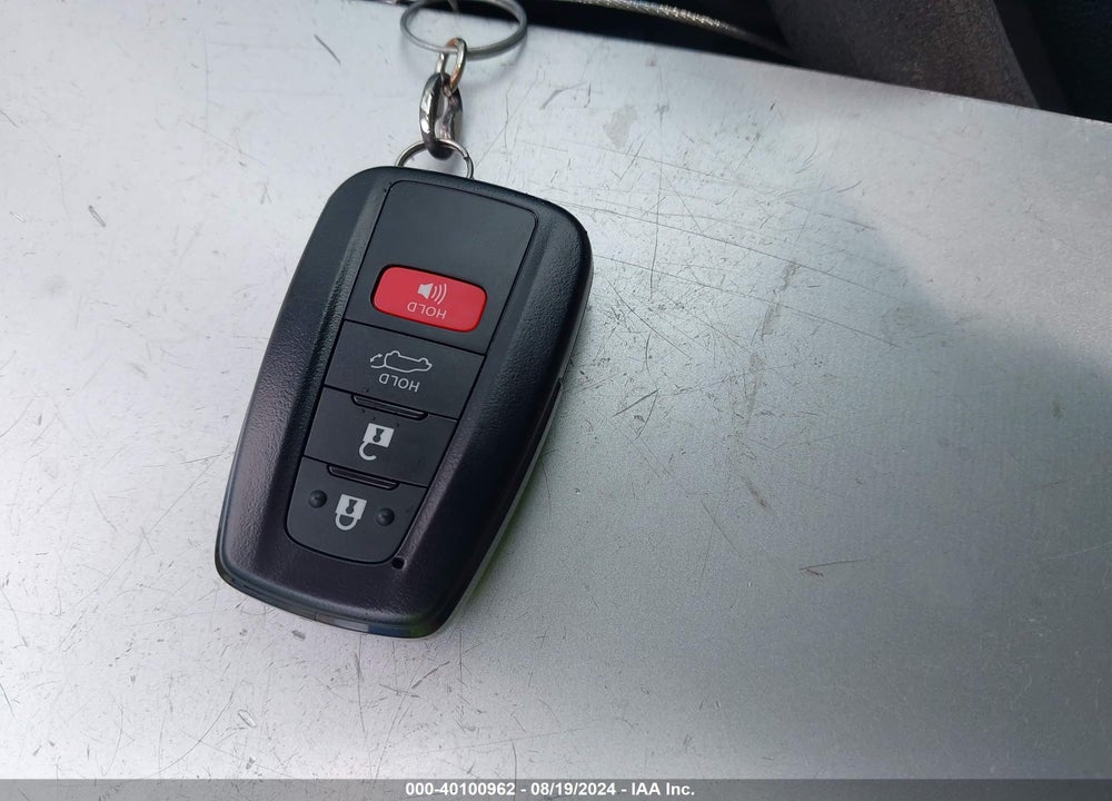2019 TOYOTA RAV4 XLE VIN: 2T3W1RFV8KW005041