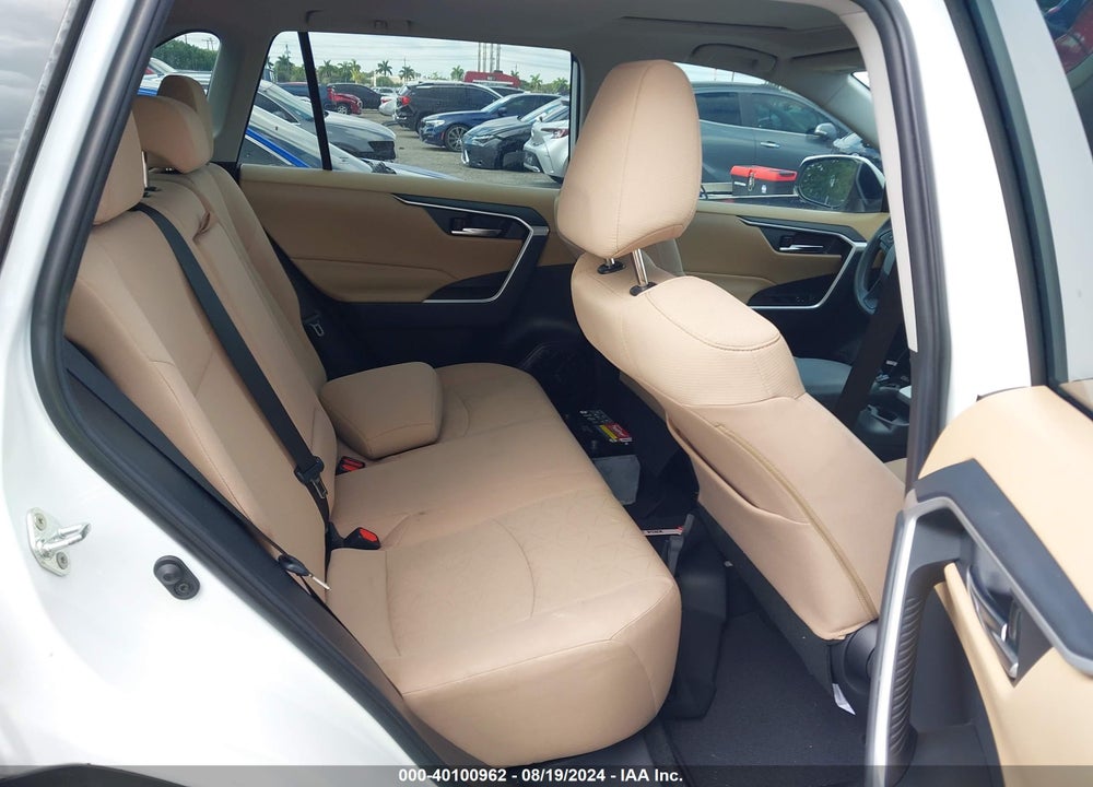 2019 TOYOTA RAV4 XLE VIN: 2T3W1RFV8KW005041