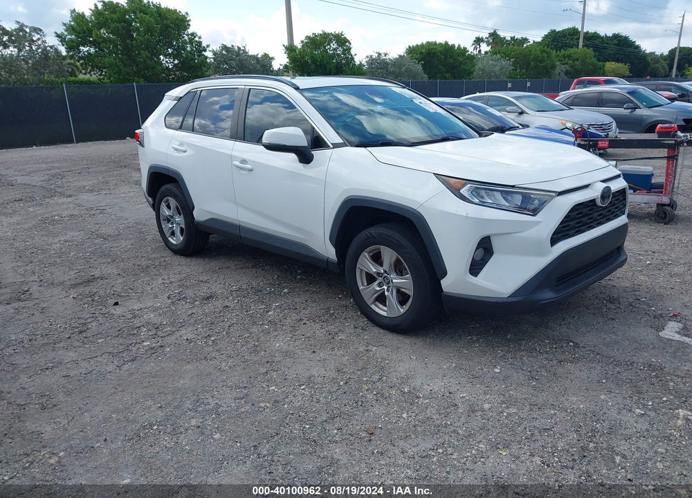 2019 TOYOTA RAV4 XLE VIN: 2T3W1RFV8KW005041