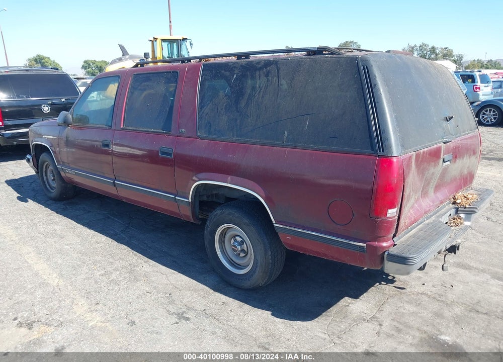 1999 CHEVROLET SUBURBAN 1500 LT VIN: 3GNEC16R5XG177827