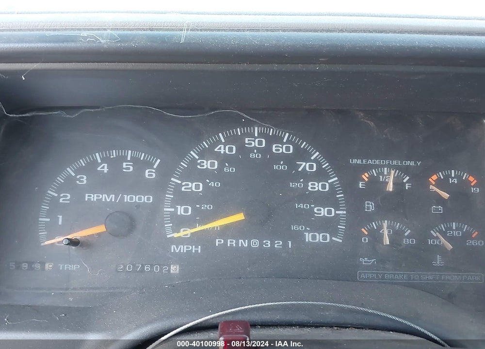 1999 CHEVROLET SUBURBAN 1500 LT VIN: 3GNEC16R5XG177827