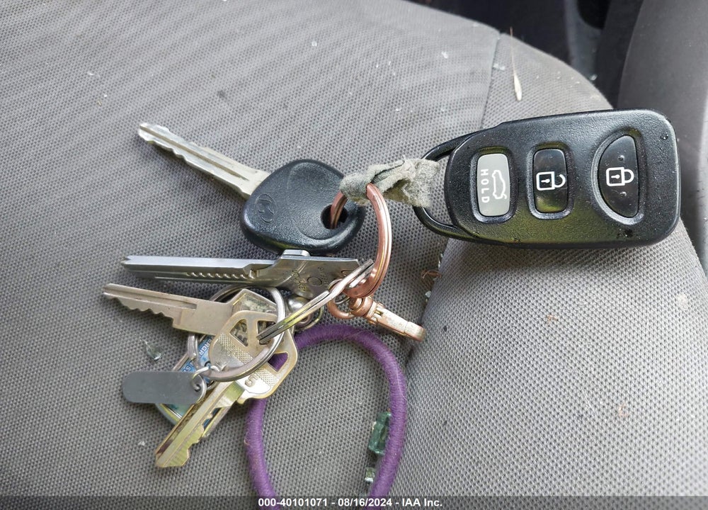 2013 HYUNDAI ELANTRA GLS VIN: KMHDH4AE5DU933432