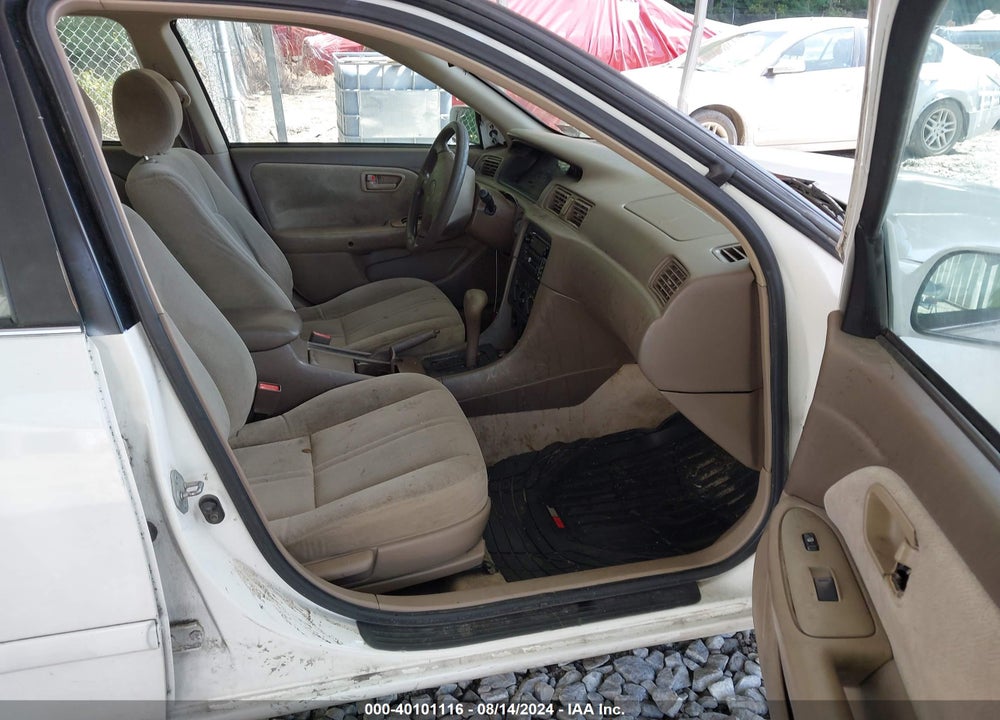 2000 TOYOTA CAMRY CE VIN: 4T1BG22K9YU761317