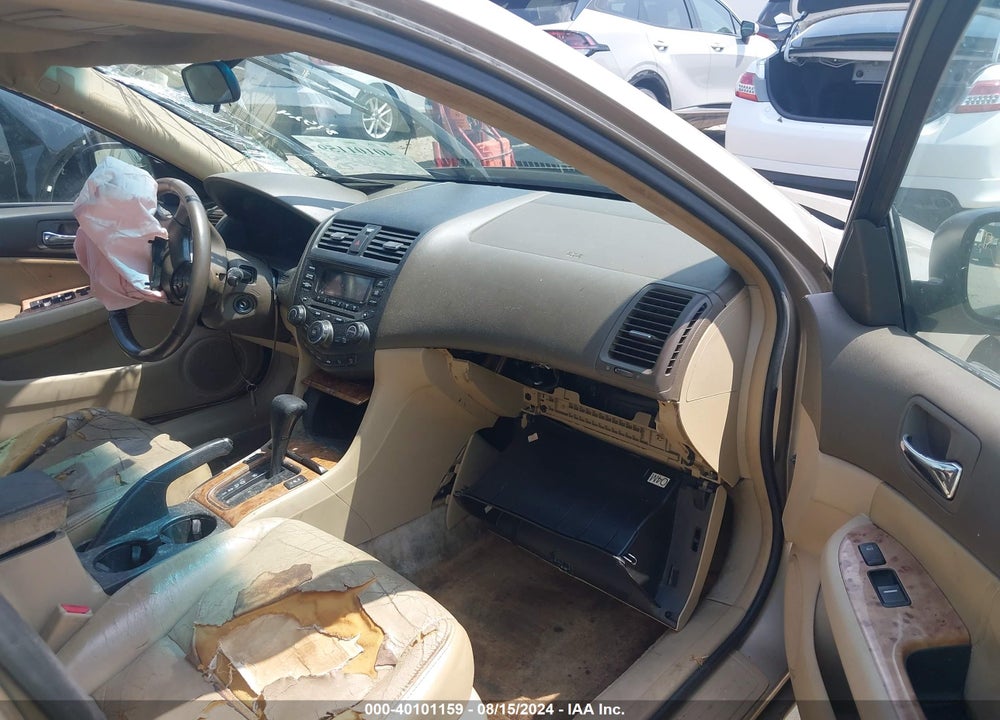 2004 HONDA ACCORD 2.4 EX VIN: 1HGCM56884A024141