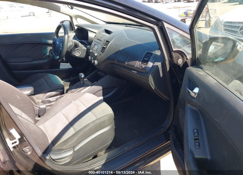 2016 KIA FORTE VIN: KNAFK5A88G5593851