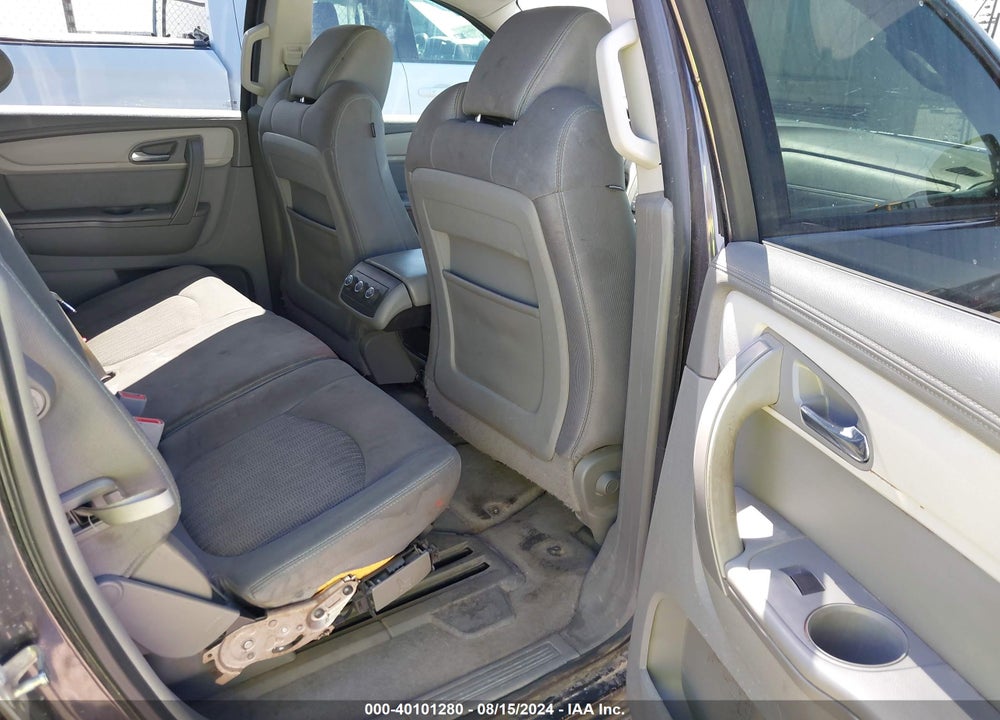 2016 CHEVROLET TRAVERSE LS VIN: 1GNKRFKD2GJ201766