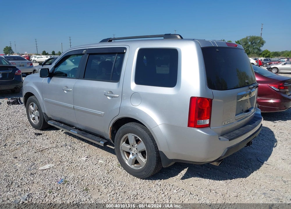 2010 HONDA PILOT EX VIN: 5FNYF4H43AB008614