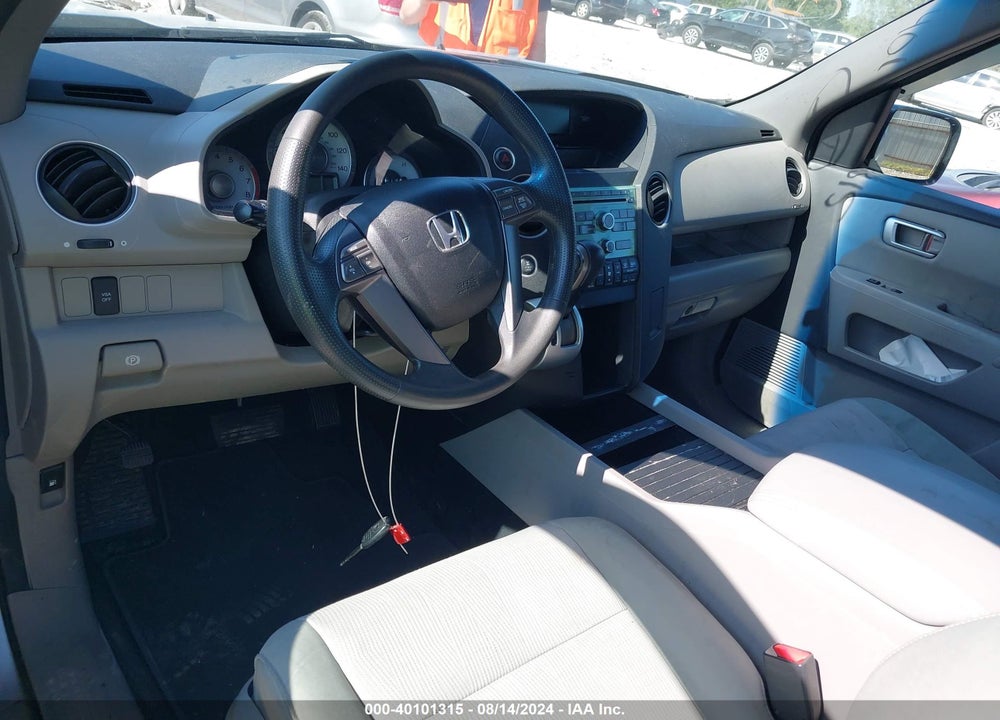 2010 HONDA PILOT EX VIN: 5FNYF4H43AB008614
