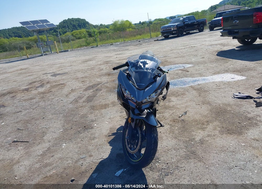 2021 KAWASAKI EX400 VIN: JKAEXKG13MDAC2058