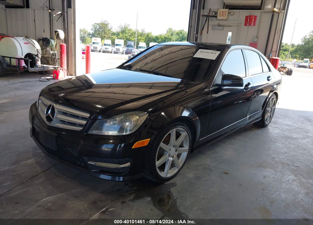 2013 MERCEDES-BENZ C 250 LUXURY/SPORT VIN: WDDGF4HB6DA809938