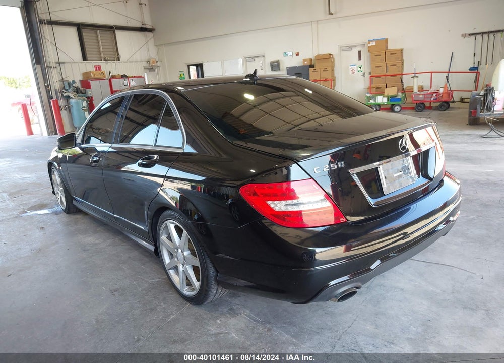 2013 MERCEDES-BENZ C 250 LUXURY/SPORT VIN: WDDGF4HB6DA809938