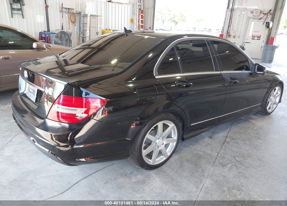 2013 MERCEDES-BENZ C 250 LUXURY/SPORT VIN: WDDGF4HB6DA809938