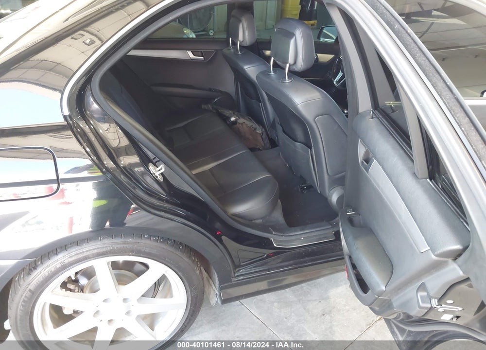2013 MERCEDES-BENZ C 250 LUXURY/SPORT VIN: WDDGF4HB6DA809938
