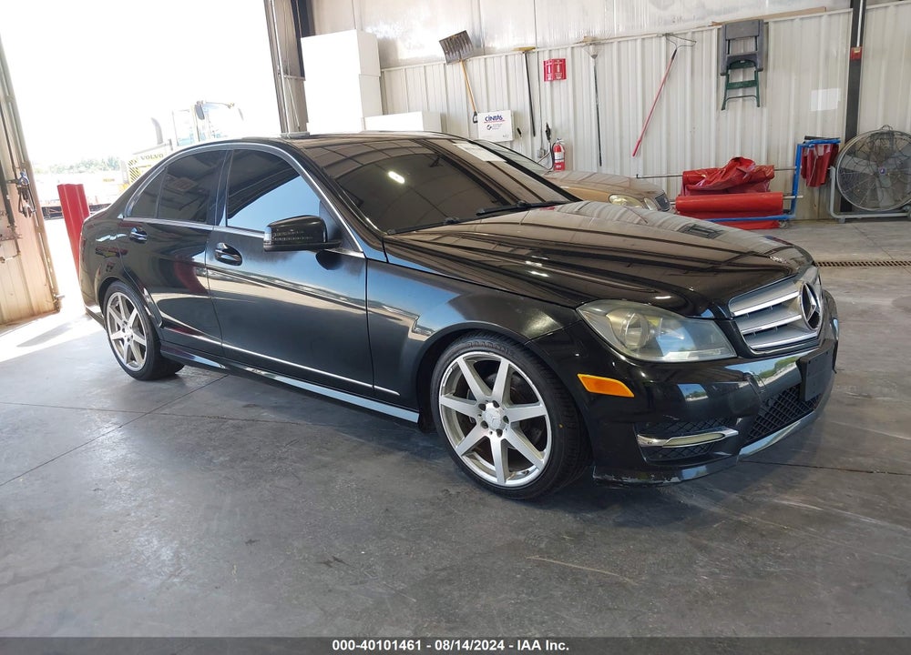2013 MERCEDES-BENZ C 250 LUXURY/SPORT VIN: WDDGF4HB6DA809938