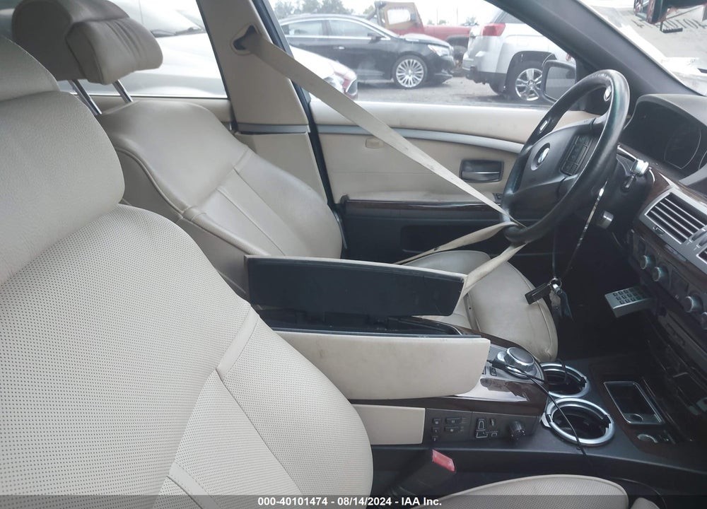 2007 BMW 750LI VIN: WBAHN83587DT68811