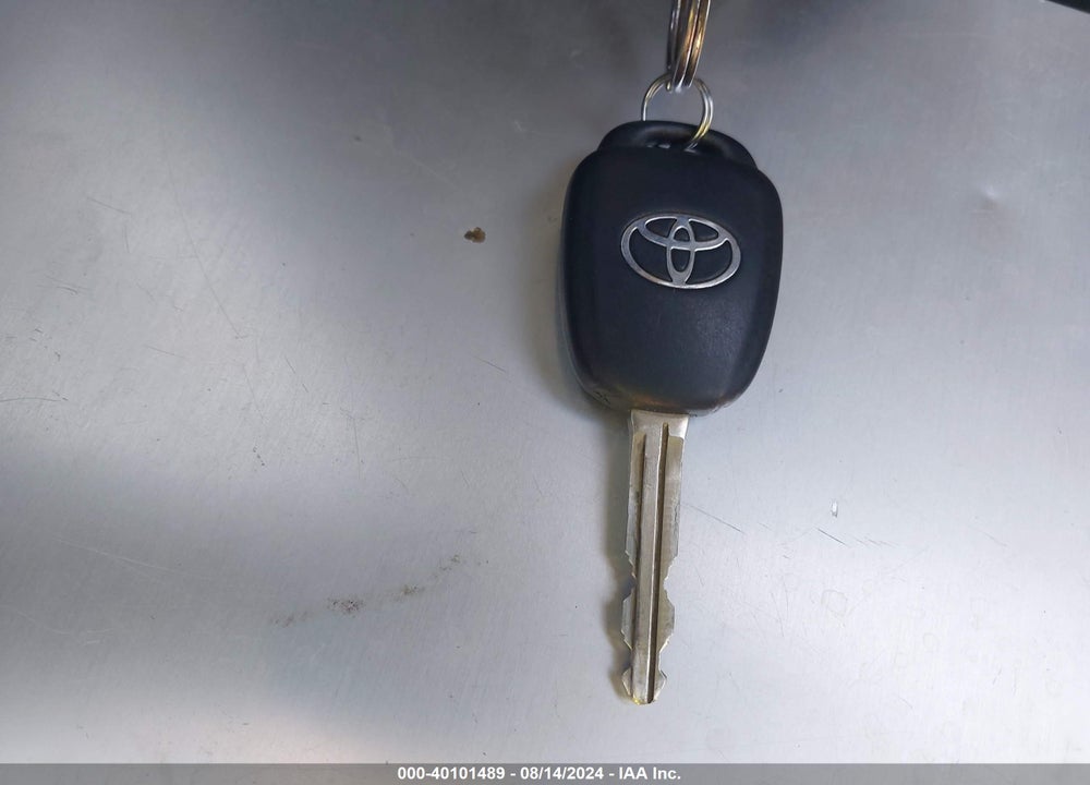 2017 TOYOTA COROLLA SE VIN: 2T1BURHE1HC807064