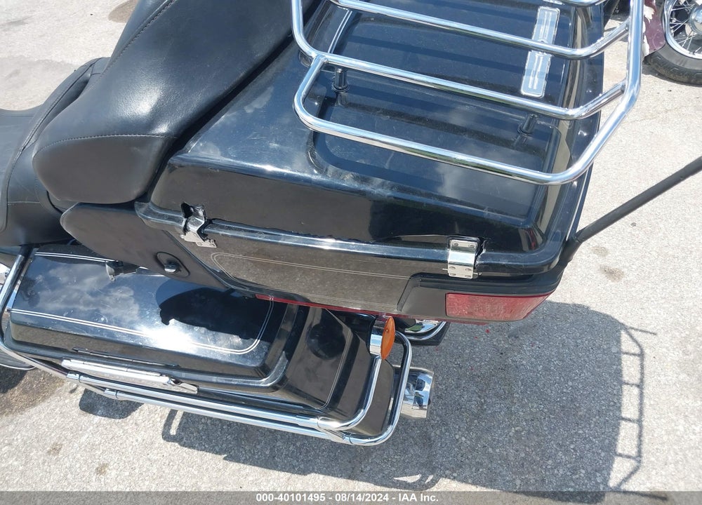 2011 HARLEY-DAVIDSON FLHTCU VIN: 1HD1FC410BB628766