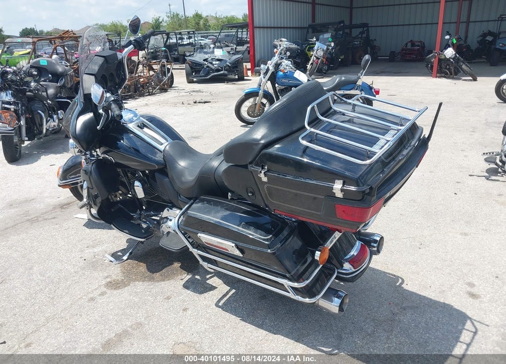 2011 HARLEY-DAVIDSON FLHTCU VIN: 1HD1FC410BB628766