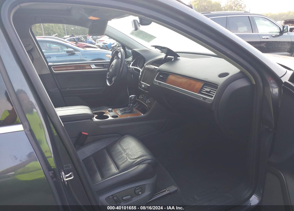 2014 VOLKSWAGEN TOUAREG 3.6L LUX VIN: WVGEF9BP7ED003766